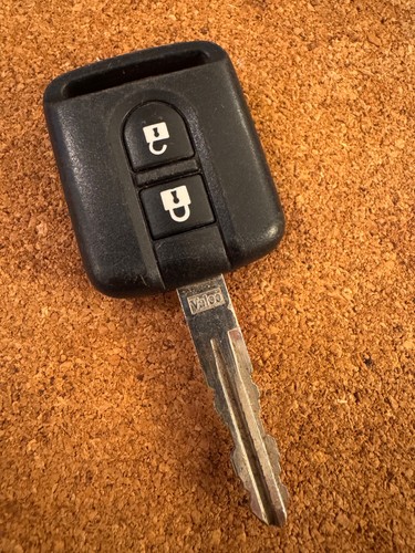 Nissan button key fob - key,