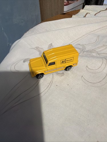 Corgi juniors style land rover - style,