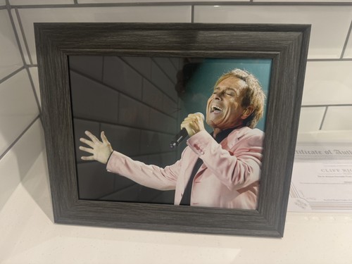 Cliff richard hand - cliff,