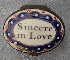 *SCARCE  18c Bilston Enamel Patch Box Romantic Promise  "Sincere in Love"