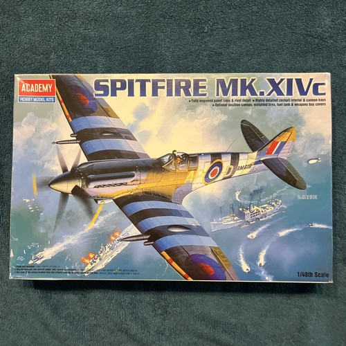 Academy scale spitfire - 1/48,