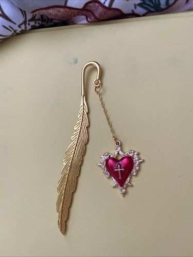 Gold coloured bookmark - gold,
