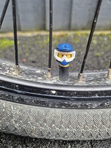 Lego minifigure head - x,