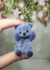  Artist bear Jerry, artist