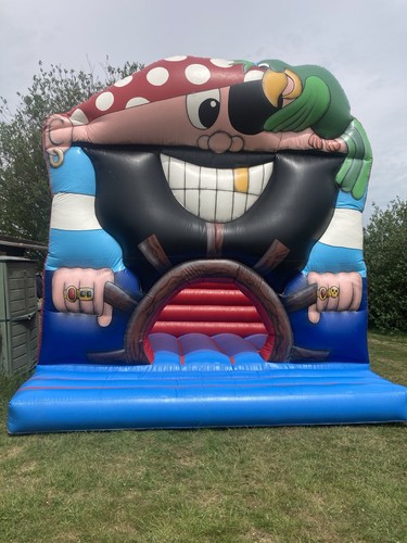 15ft pirate bouncy castle - 15,