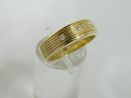 9ct gold diamond set - 9ct,