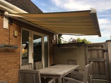 Electric rectractable 3.4 metre patio awning