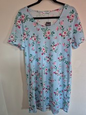 BNWT  ladies 8-10 white blue