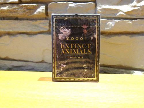 Moooi extinct animals playing - moooi,
