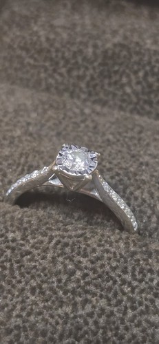9ct white gold - white,