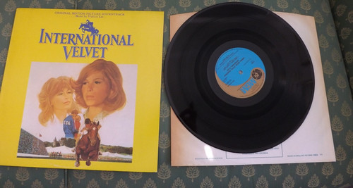 International velvet - international,