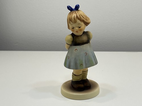 Hummel figurine 493 - figurine, right