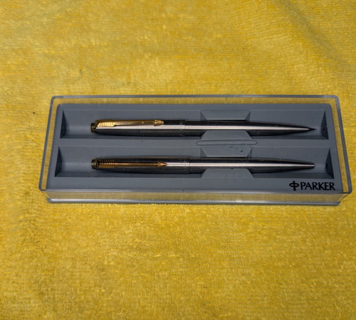 Vintage parker ballpoint - gt,