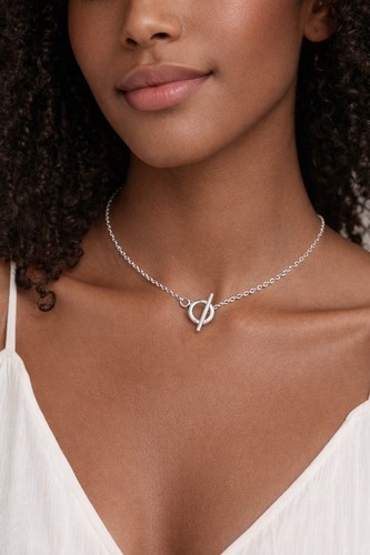 Front fastening silver circle - front,