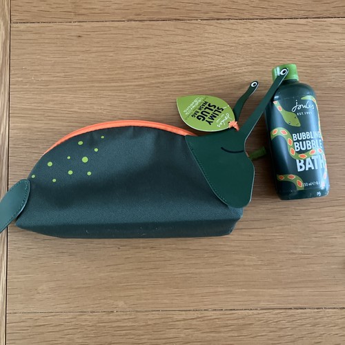 Joules slimy slug wash bag - slimy,