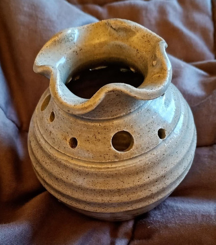 Begelly pottery pot pourri - pot,