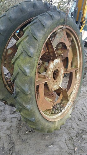 Massey ferguson tractor row - massey,