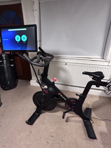 Peloton upright indoor - peloton,