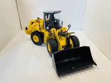 ROS 1/32 Scale New Holland W190 Front Loader - James Bond - Casino Royale