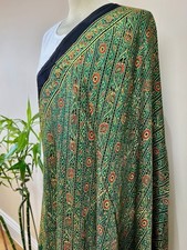Green Hand Blocked Natural