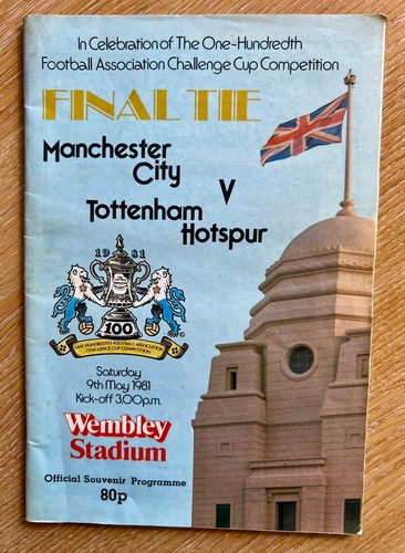 Manchester city programmes x20 - manchester,