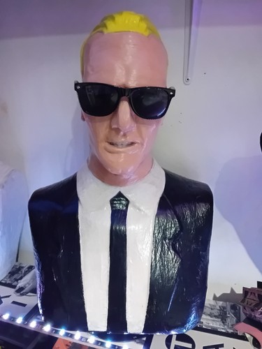 Max headroom lifesize bust - headroom,