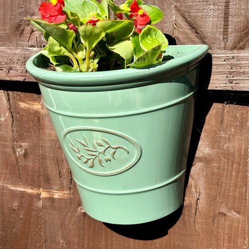 Glossy green wall planter - green,