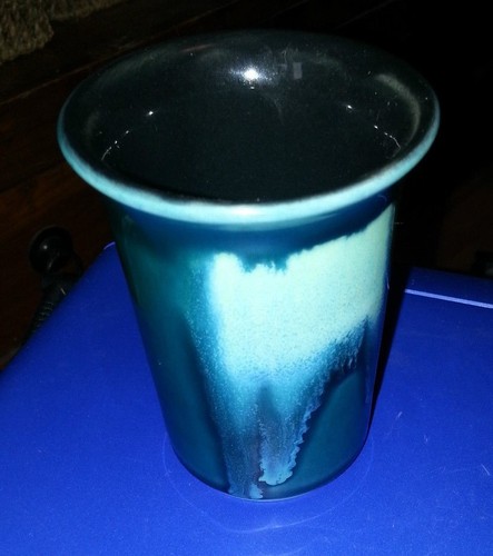 Poole pottery 10cm beaker vase - poole,