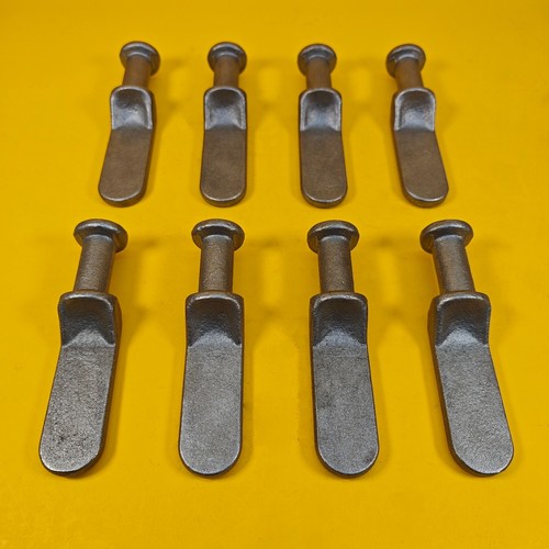Flat tailboard lugs weld - lugs, on