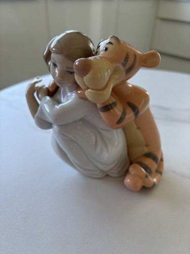 Nao lladró hugs with - lladró, "hugs