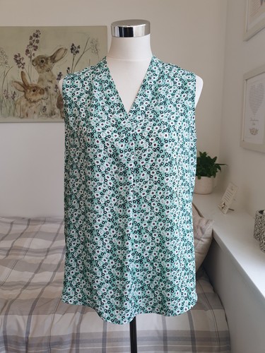 Collection size 12 - m&s, pretty