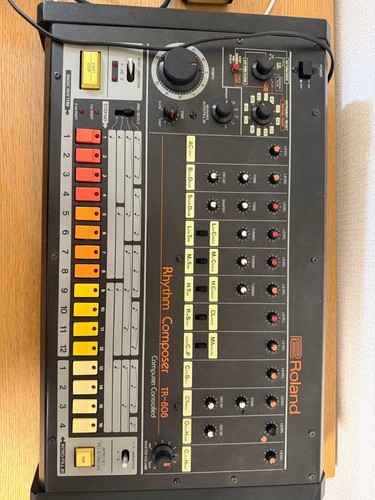 Roland 808 analog rhythm - tr-808,