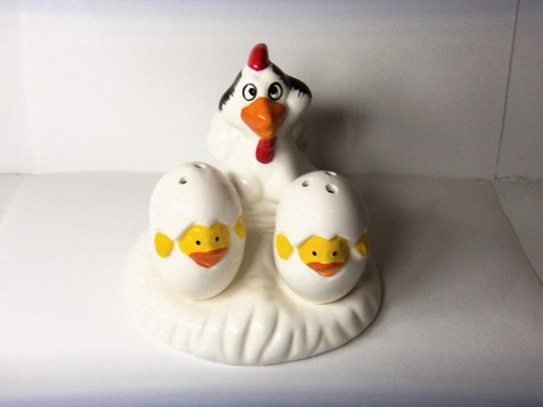 Chickens hen hatching eggs - -,