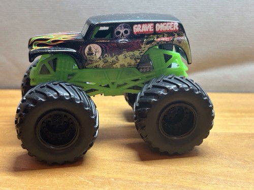 Hot wheels monster truck - hot,