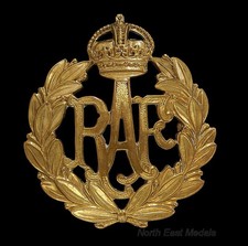 WW2 RAF Royal Air Force Airman's Cap Badge. King's Crown