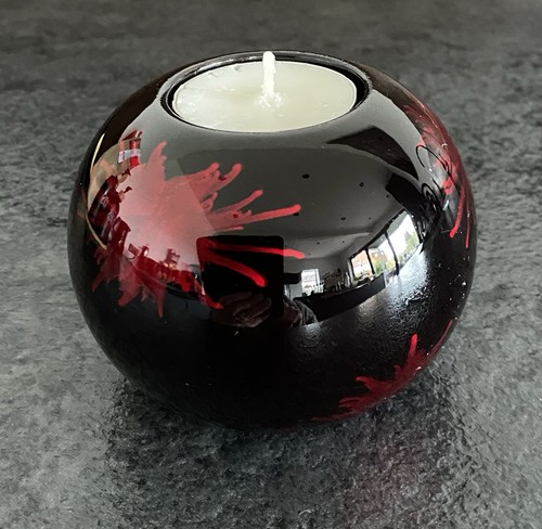 Beautiful lacquered black and - beautiful,