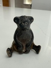 ANTIQUE NOVELTY SILVER PEPPERETTE IN THE FORM OF A SEATED BEAR