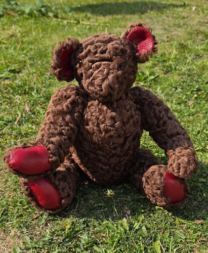 Unusual large curly - large, teddy