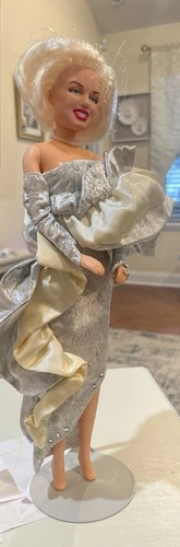 Marilyn monroe dolls - 4,
