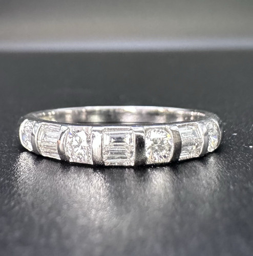 18ct white gold baguette - 18ct, &