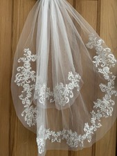 Short Embroidered Wedding Veil with Lace Trim & Pearl Details Romantic & Elegant