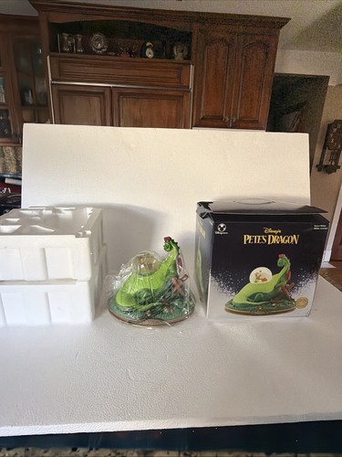 Damaged disney store - damaged*, petes