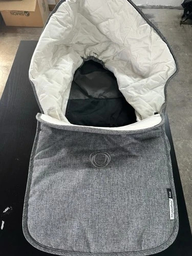 Bugaboo fox carrycot - 2,