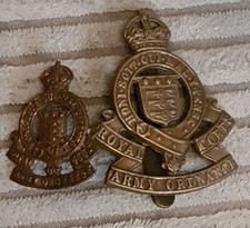 Army Ordenance Corps  WW2 Brass Kings Crown Cap Badges x2 
