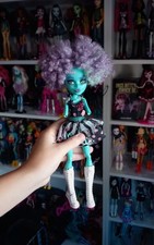 Monster High Freak Du Chic Honey Swamp Doll