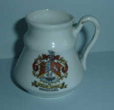 CRESTED CHINA POT -