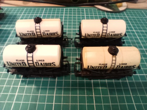 Hornby r007 united dairies - united,