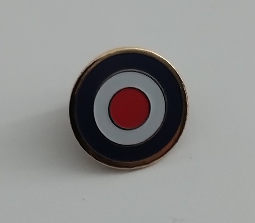 Mod target enamel - target, lapel