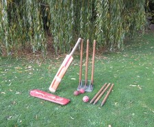 Vintage GN100 Scoop Extra Special cricket bat Lillywhite spring loaded wickets