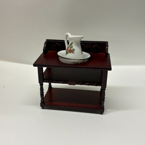 12th scale dolls house - 1:12th,
